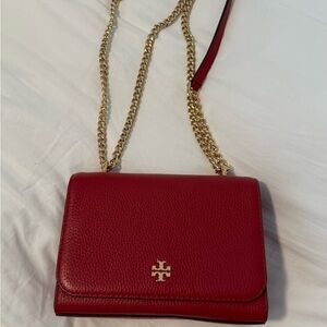 Red Tory Burch purse with adjustable gold chain